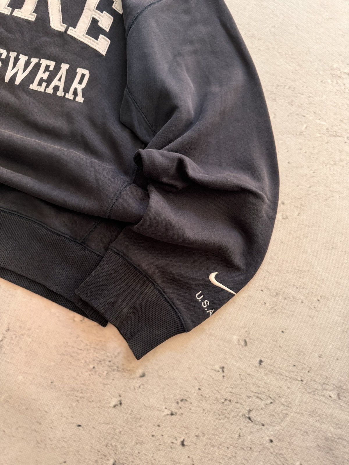 Nike × Vintage NIKE VINTAGE CENTER LOGO OVERSIZE BOXY SWEATSHIRT Size US L / EU 52-54 / 3 - 3 Thumbnail