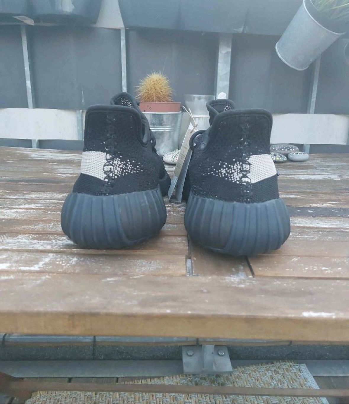Kanye West × Yeezy Yeezy 350 V2 Oreo Size 11.5 US M Size US 11.5 / EU 44-45 - 6 Thumbnail