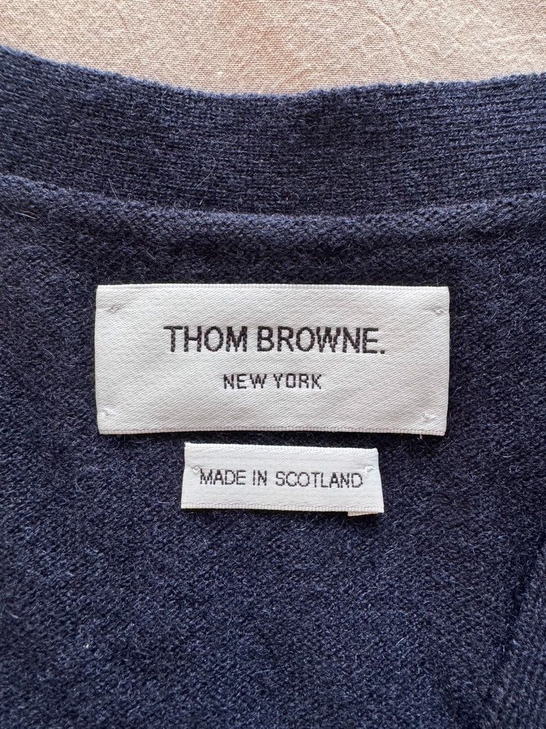 Thom Browne Thom browne V-neck 4 striped pure cashmere long-sleeved car Size S / US 4 / IT 40 - 3 Thumbnail