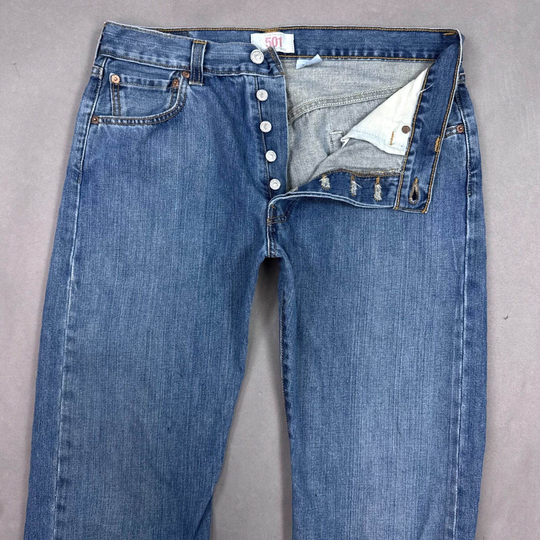 Levi's Levi's 501 Jeans Mens 32x32 Blue Denim Button Fly Faded Washout Vintage No? (Tag34x32) Size US 34 / EU 50 - 2 Thumbnail