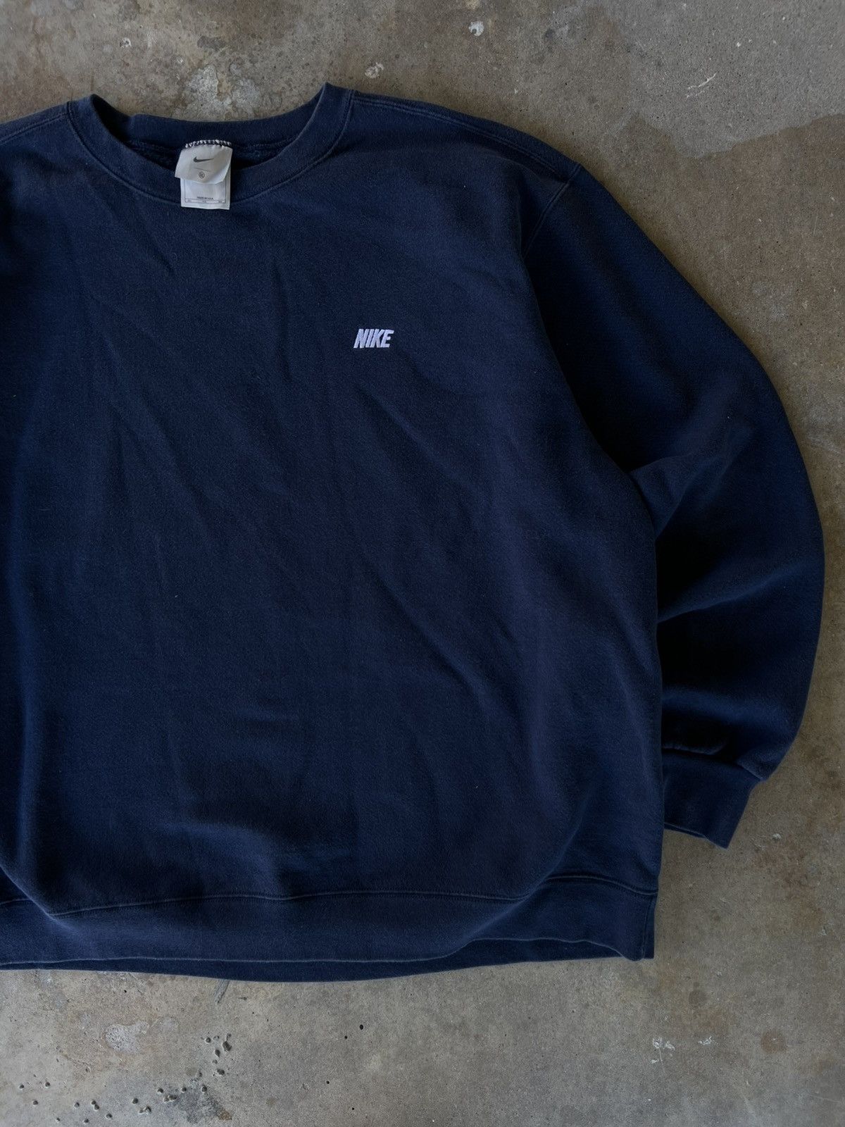 Nike Vintage Nike Silver Bar Navy Essential Swoosh Sweatshirt Size US XXL / EU 58 / 5 - 1 Thumbnail