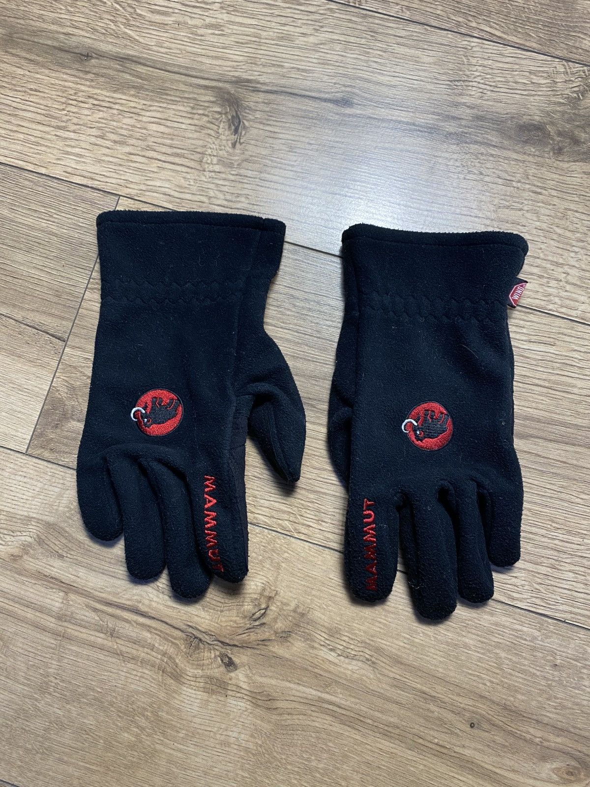 Mammut Mammut Black Fleece Winter Gloves Red Logo Size 8 M Size ONE SIZE - 1 Thumbnail