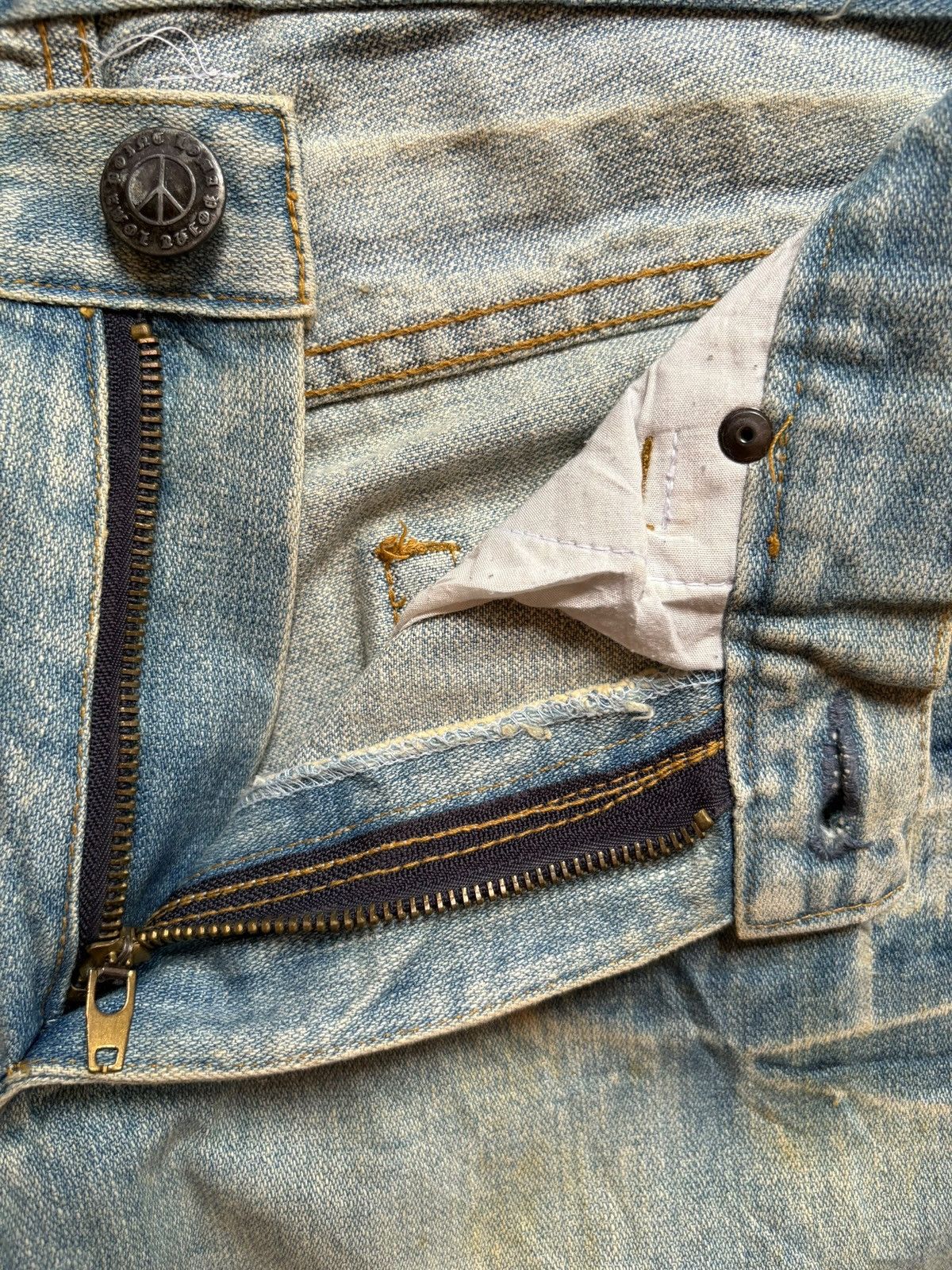 Japanese Brand Vintage Japanese Brand Peace Spell Out Mud Wash Loose Jeans Size US 34 / EU 50 - 9 Thumbnail
