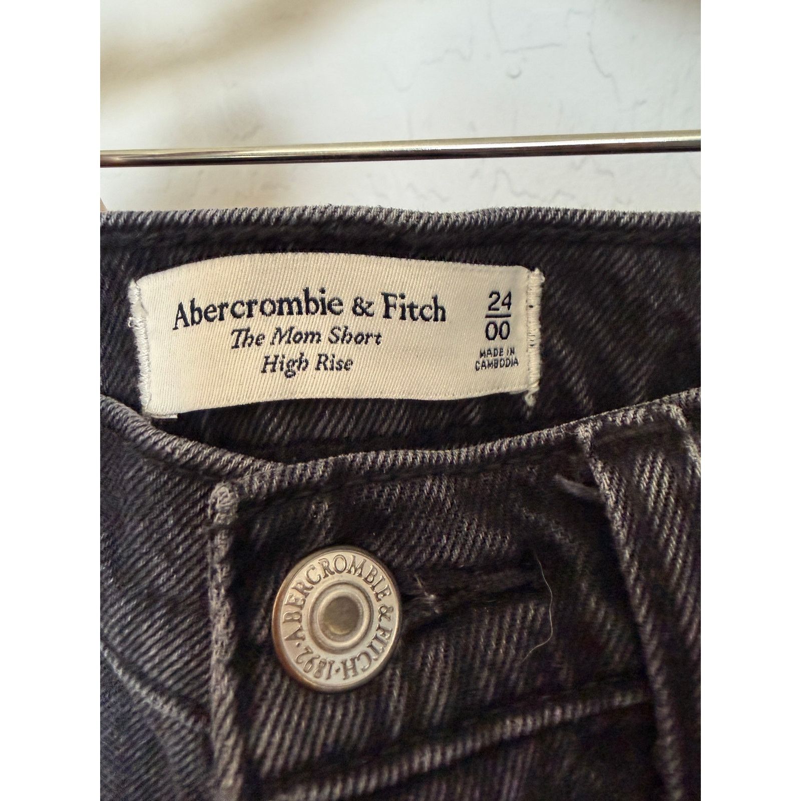 Abercrombie & Fitch Abercrombie and Fitch- black Jean - high rise mom shorts Size 24" / US 00 / IT 34 - 2 Thumbnail