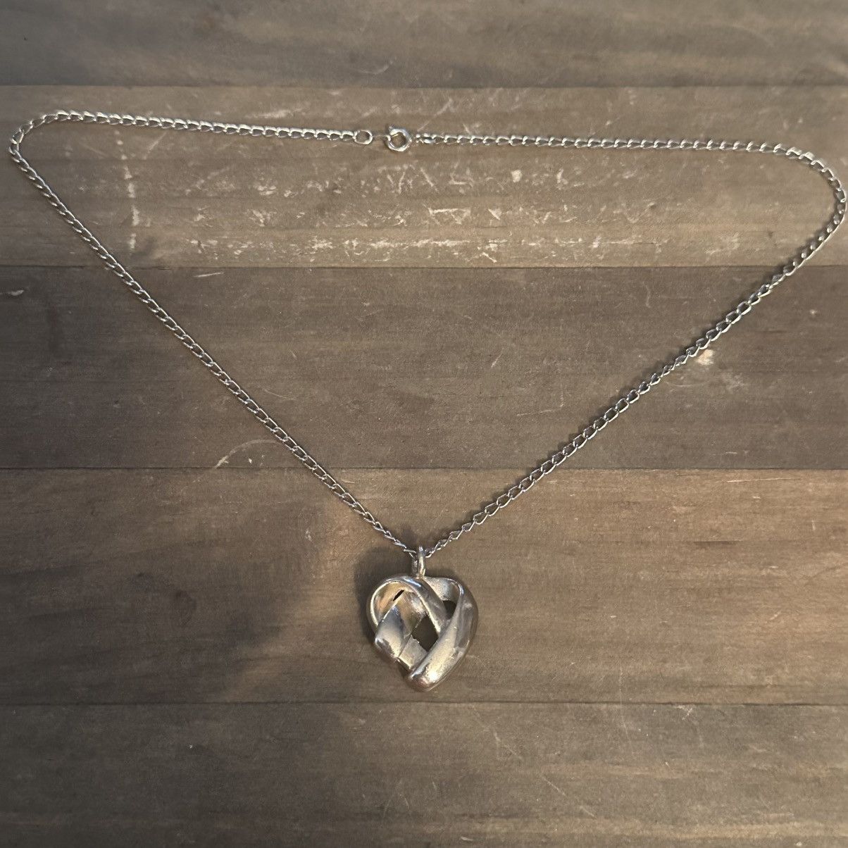 Vintage Vintage gold tone ribbon heart pendant necklace Size ONE SIZE - 2 Thumbnail