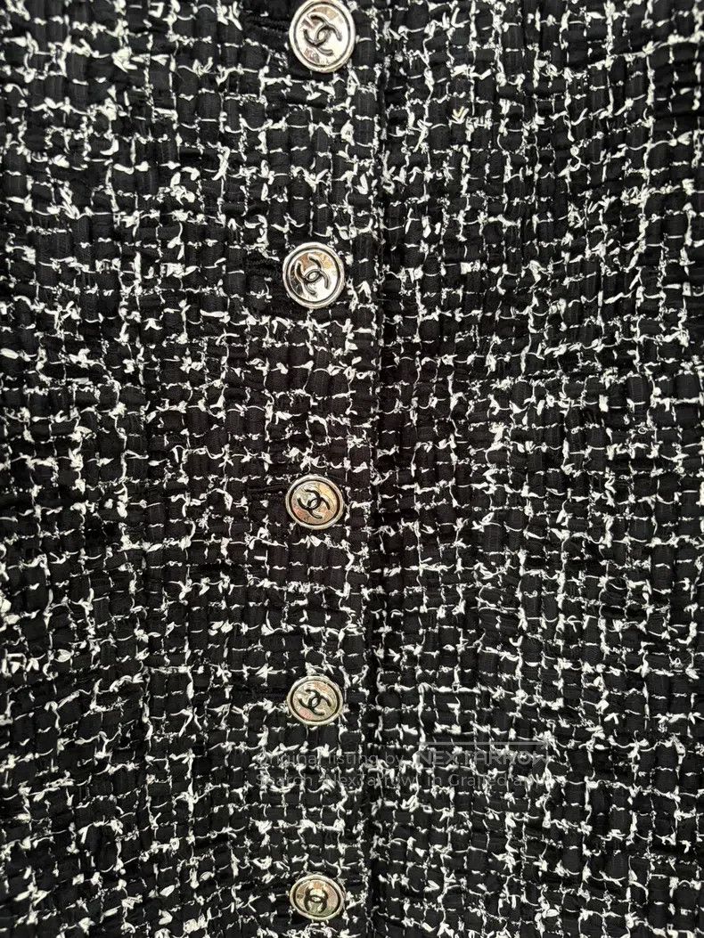 Chanel Chanel Black and white checkered round-neck tweed jacket Size XS / US 0-2 / IT 36-38 - 4 Thumbnail