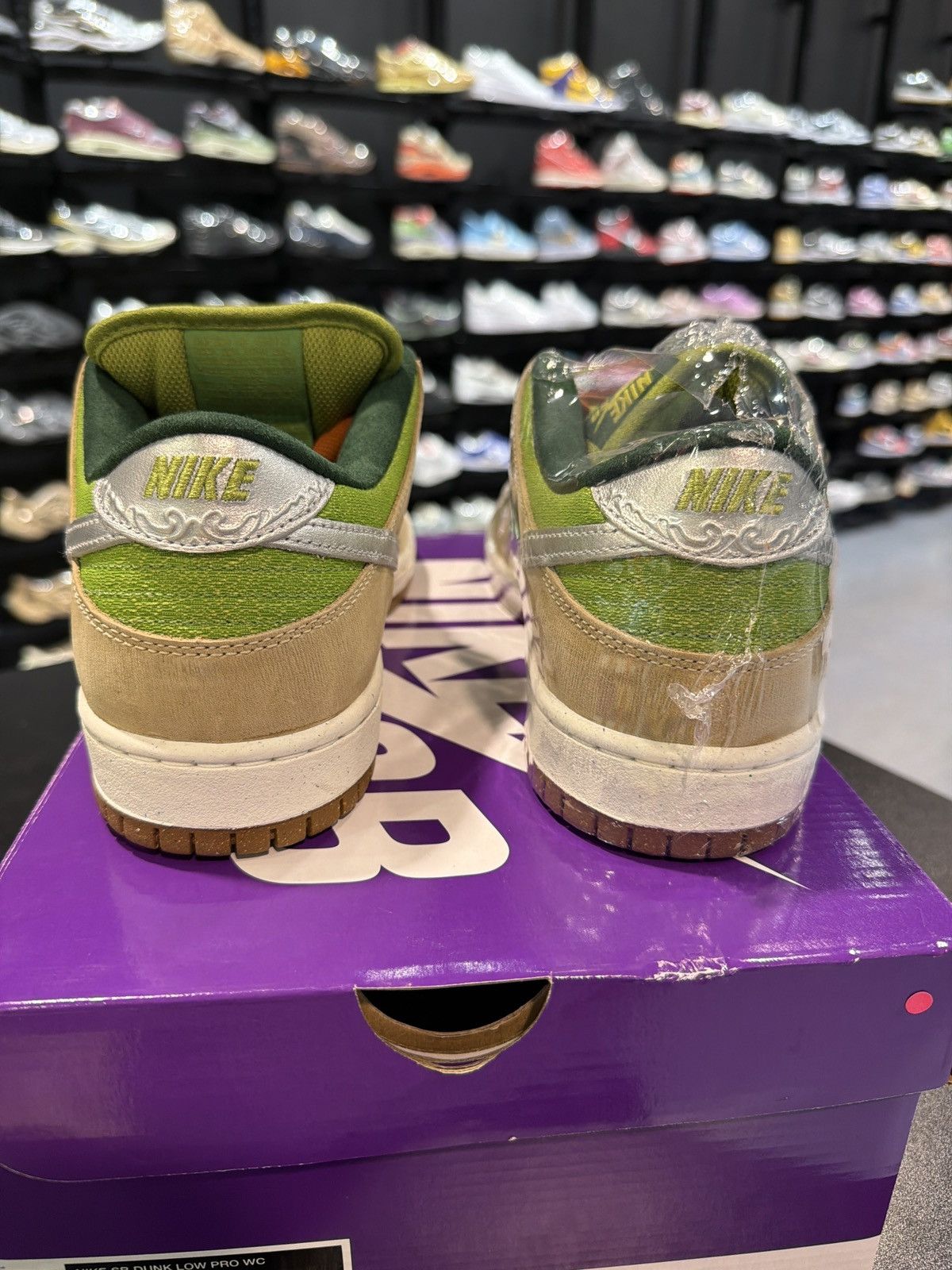 Nike Nike Dunk Sb Escargot Size-10 Brand New quick ship Size US 10 / EU 43 - 4 Thumbnail