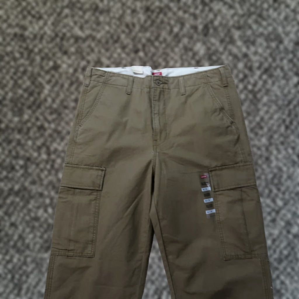 Levi's Levi's Cargo Pants Men 36x32 Beige Straight Leg Regular 90s Grunge Hip Hop Cargo Pocket Jeans Size US 36 / EU 52 - 1 Thumbnail