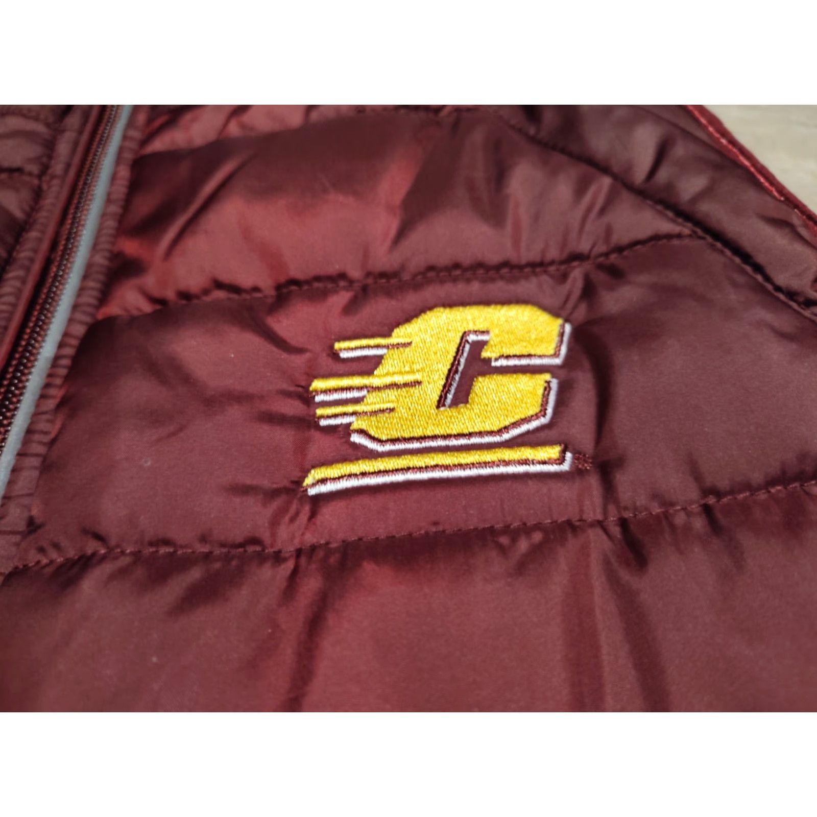 Cutter & Buck Cutter & Buck Weathertec Central Michigan University CMU Womens Puffer Vest EUC Size S / US 4 / IT 40 - 4 Thumbnail