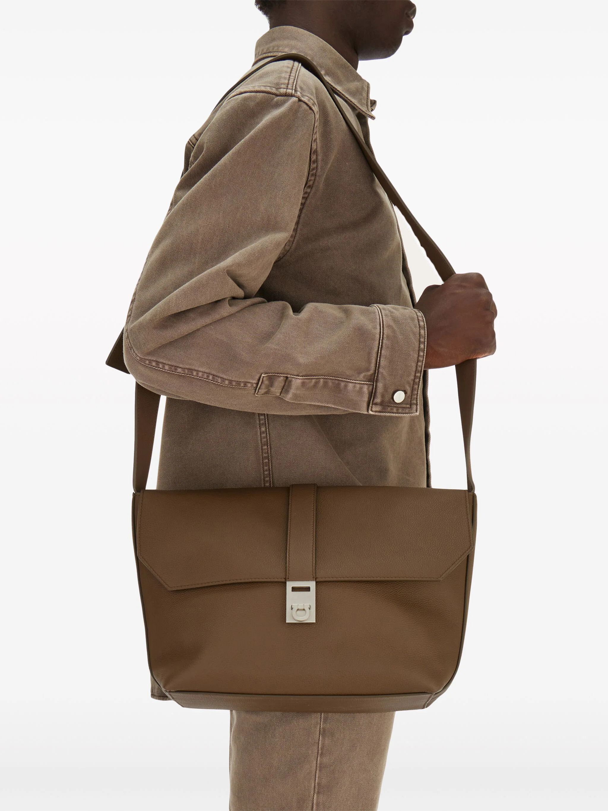 Salvatore Ferragamo o1s1rm0924 Size: OS / Gancini Plaque leather Bag in Brown Size ONE SIZE - 2 Thumbnail