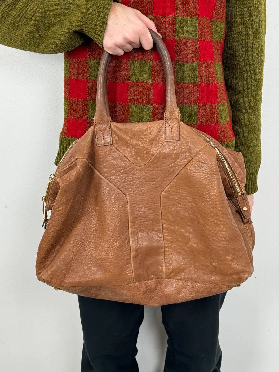 Yves Saint Laurent 2000s Yves Saint Laurent Easy Y Brown Grained Leather Handle Bag Size ONE SIZE - 2 Thumbnail