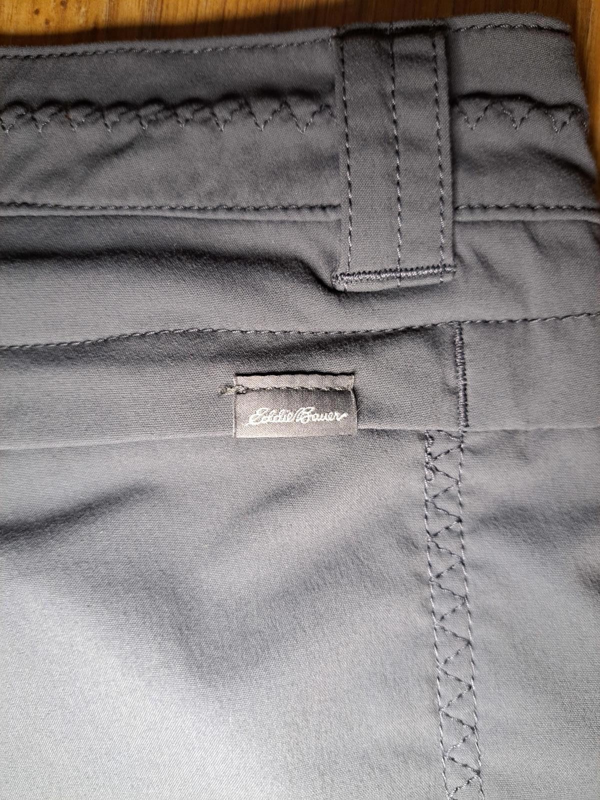 Eddie Bauer Eddie Bauer Cargo Capri Pants Womens 10 Gray Nylon Blend Size 32" / US 10 / IT 46 - 4 Thumbnail