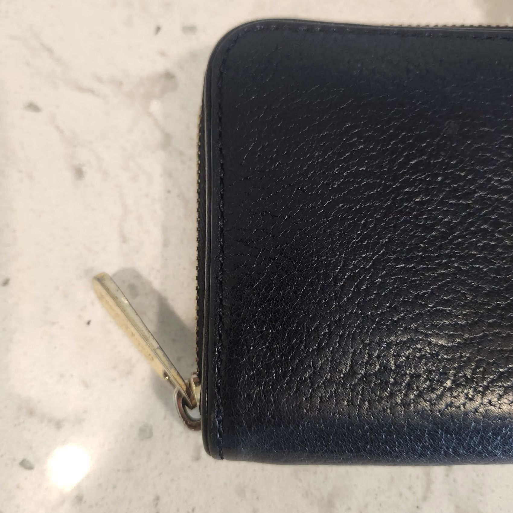 Michael Kors Michael Kors Wallet Black Leather Zip-Around Gold Plate Logo Womens S Small Used Condition Size ONE SIZE - 5 Thumbnail