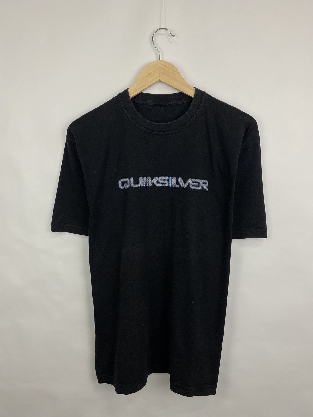 Quiksilver × Vintage Vintage 90s Quiksilver center logo t-shirt rare retro hype Size US L / EU 52-54 / 3 - 4 Thumbnail