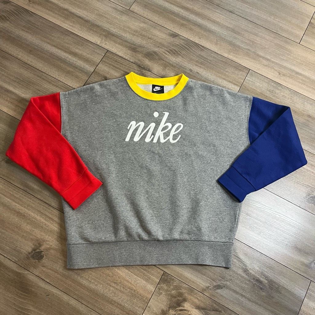 Nike Nike Embroidered Grey Athletic Workout Pullover Women Medium Size M / US 6-8 / IT 42-44 - 1 Thumbnail