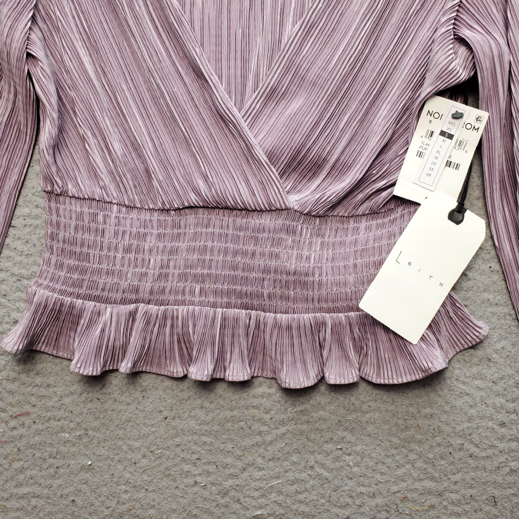 Vintage LEITH Cropped Top Womens S Purple Surplice Neck Bell Sleeve Long Sleeve Ruffle Cuff Hem Vintage No NWT Shirts Womens Size S Size S / US 4 / IT 40 - 5 Thumbnail