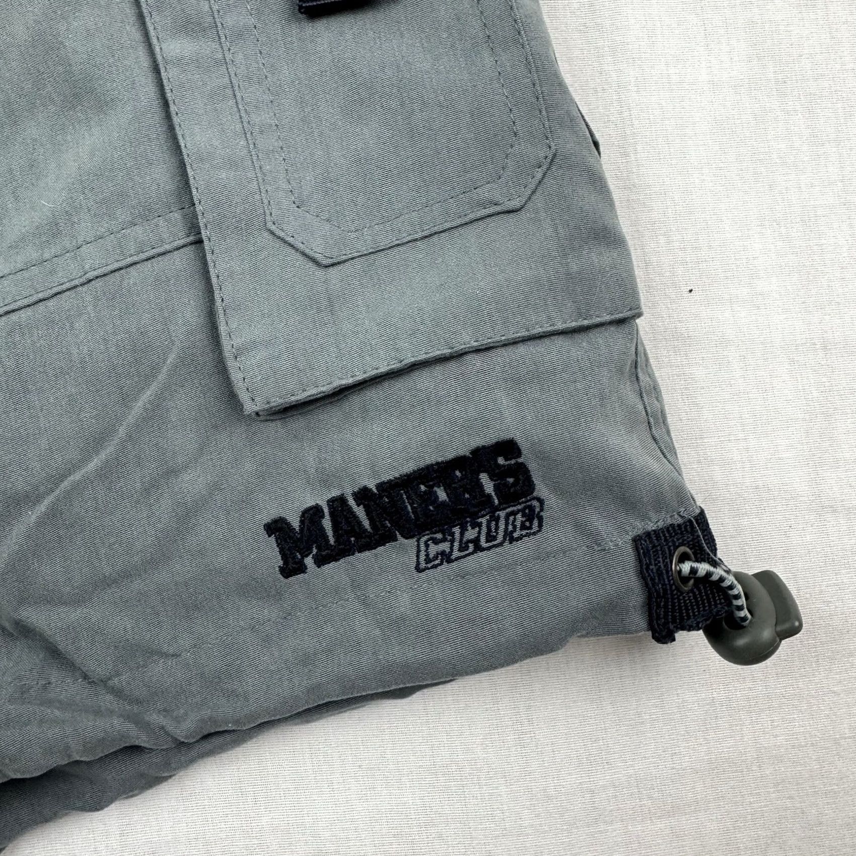 Vintage VINTAGE Maners Club Cargo Shorts Men XL Gray Polyester Drawstring 9in Inseam Casual Y2K 90s Outdoor Hunting Fishing NWT Size US 36 / EU 52 - 2 Thumbnail