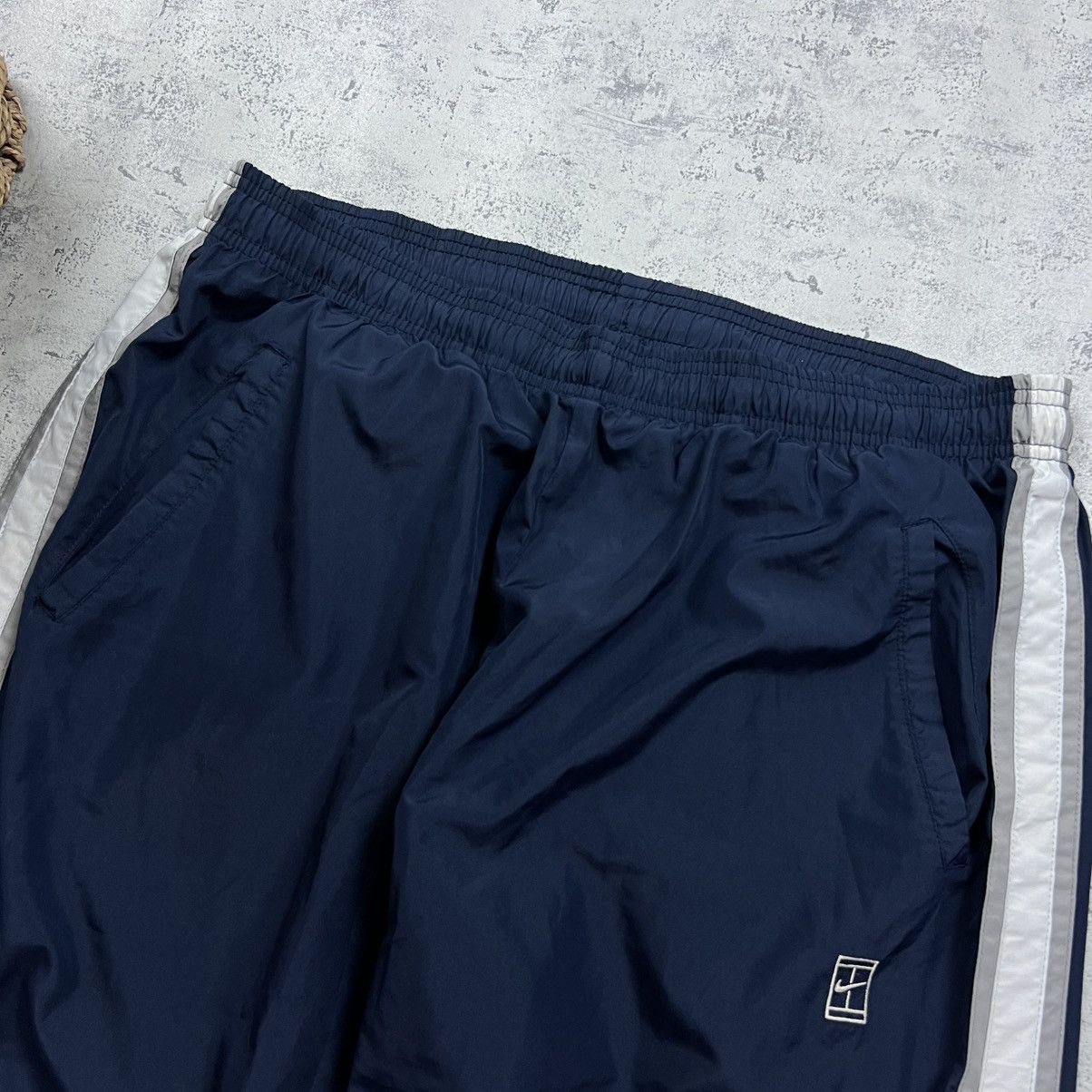 Nike 00s NIKE RETRO LOGO VINTAGE Y2K PARACHUTE GORPCORE PANTS Size US 32 / EU 48 - 3 Thumbnail