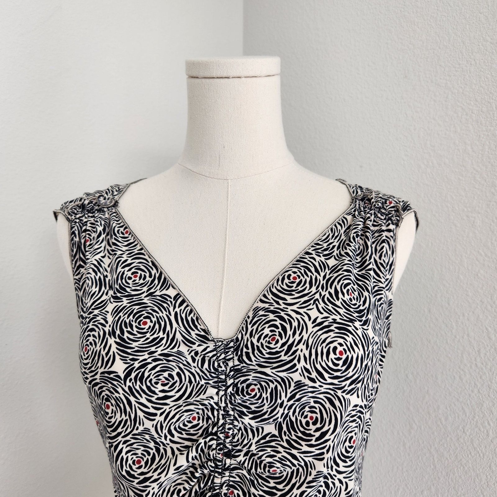 Vintage Vintage 90s White Black Red Ruched Sleeveless Top S Size S / US 4 / IT 40 - 2 Thumbnail