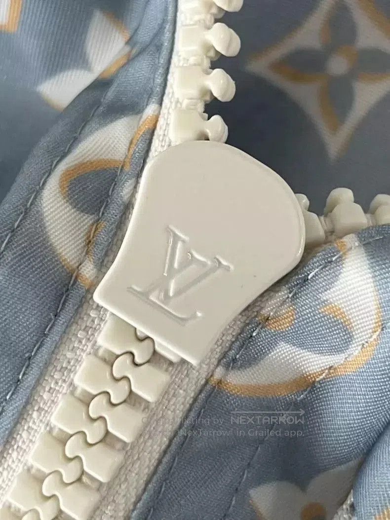 Louis Vuitton LV Blue Monogram Hooded Windbreaker. Size US L / EU 52-54 / 3 - 6 Thumbnail