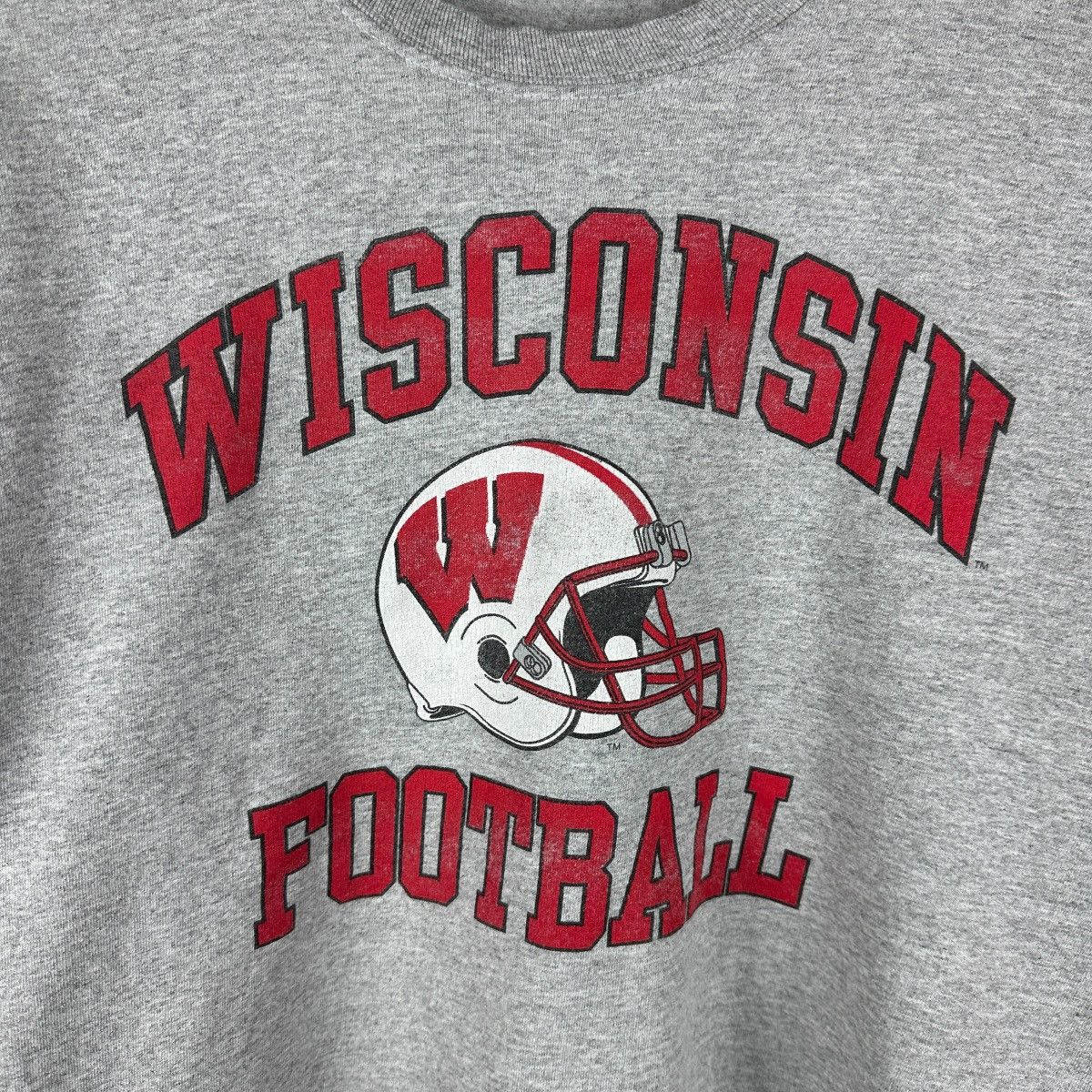 Vintage Vintage Y2K Steve & Barry’s Wisconsin Football Shirt Size US M / EU 48-50 / 2 - 2 Thumbnail