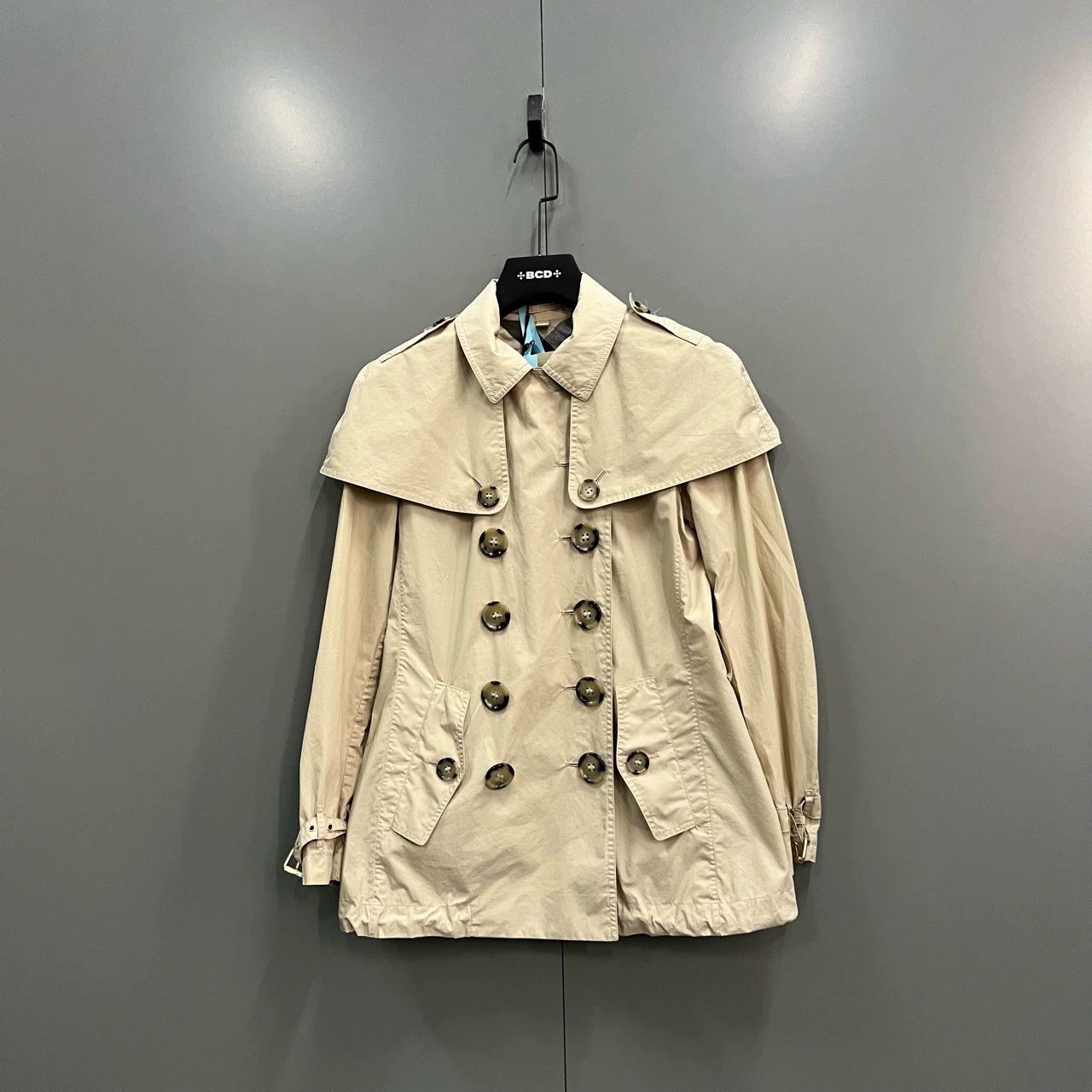 Burberry Burberry Beige Double-Breasted Trench Coat Size US S / EU 44-46 / 1 - 1 Thumbnail