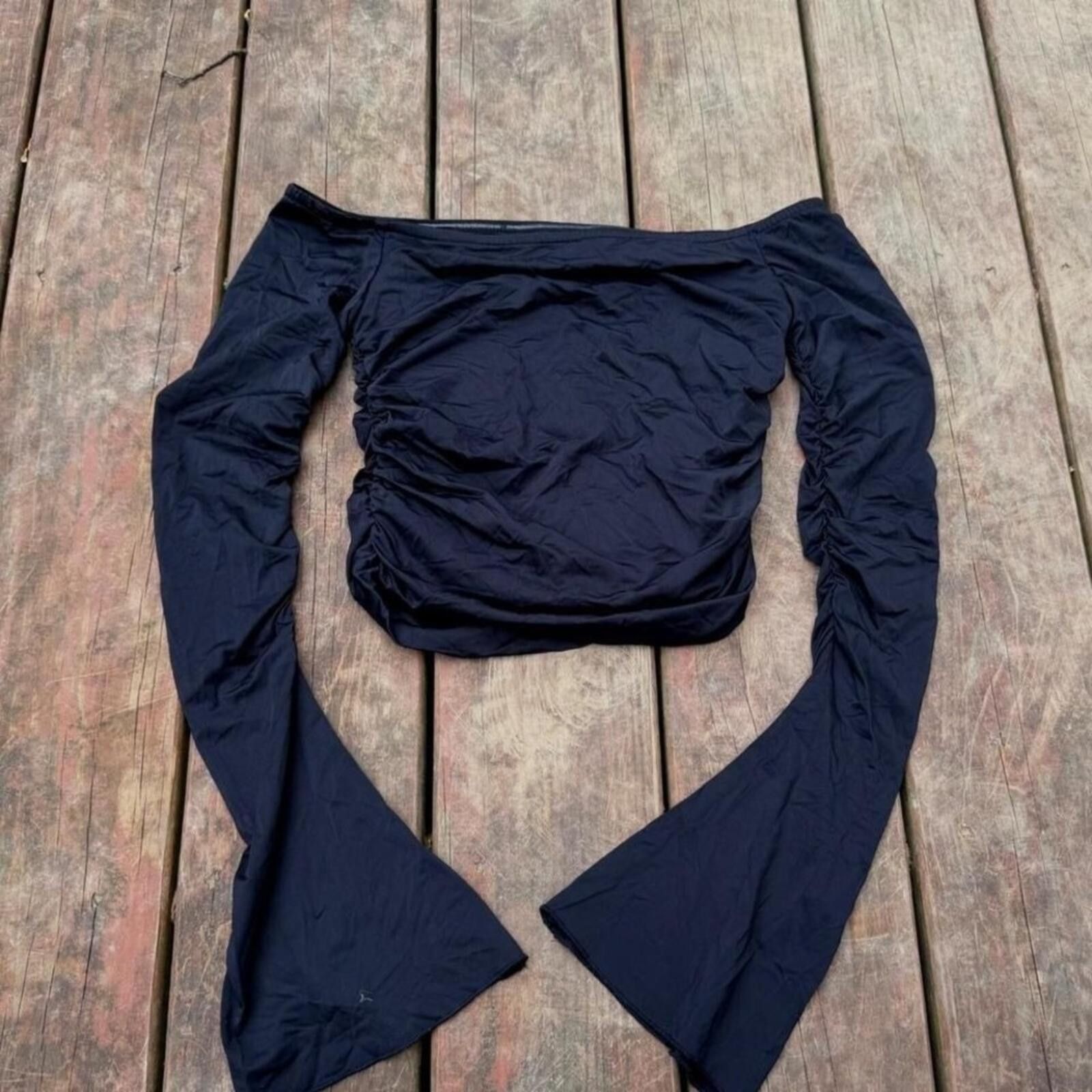 Other Edikted Black Ruched Off The Shoulder Flare Sleeve Size XS / US 0-2 / IT 36-38 - 1 Thumbnail