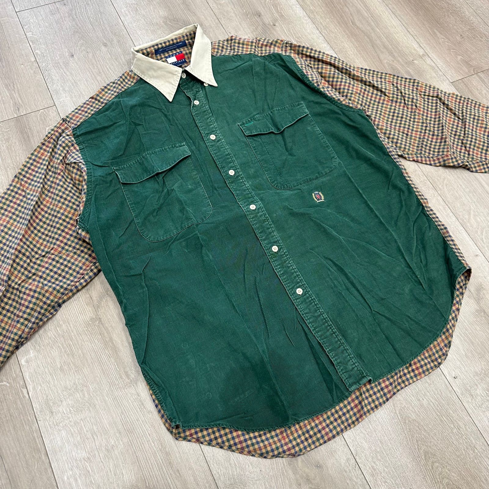 Tommy Hilfiger Tommy Hilfiger 90s corduroy button-down Long Sleeve Shirt Size US L / EU 52-54 / 3 - 2 Thumbnail