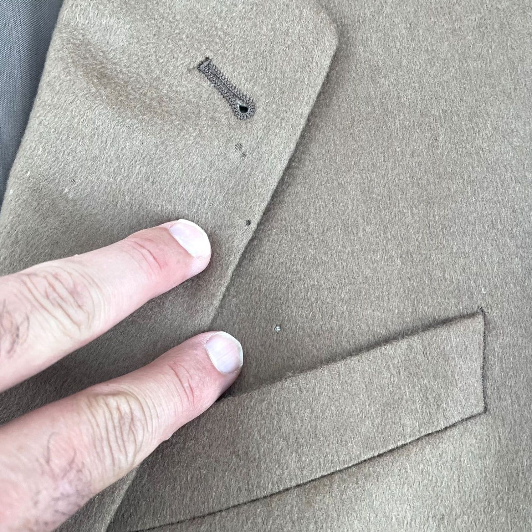 Ermenegildo Zegna VINTAGE Ermenegildo Zegna Blazer Jacket Sport Coat Men 42R Tan 100% Cashmere Designer Beige Single-Breasted 2-Button Peak Lapel Mens Blazer Coat Size 42R - 5 Thumbnail