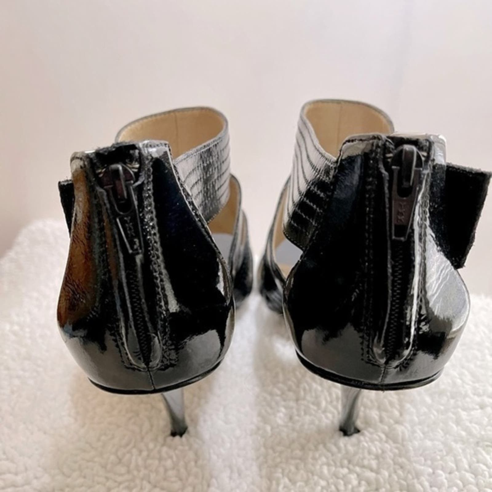Michael Kors Michael Kors Black Patent Leather T-strap Heels Size US 8.5 / IT 38.5 - 5 Thumbnail
