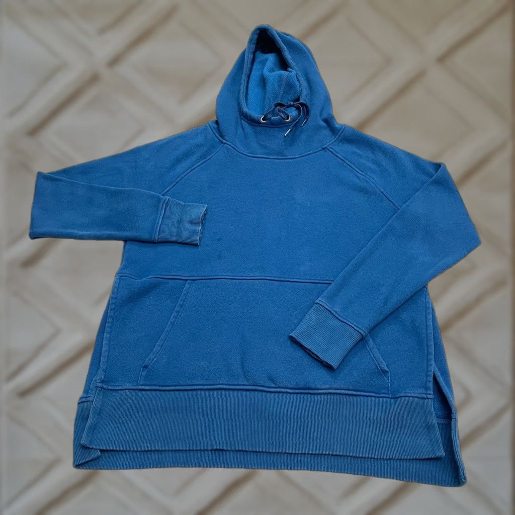 Athleta Athleta Hoodie Shirt Womens Small Blue Activewear Slit Thumbholes Pullover Raglan Sleeve Size S / US 4 / IT 40 - 1 Thumbnail
