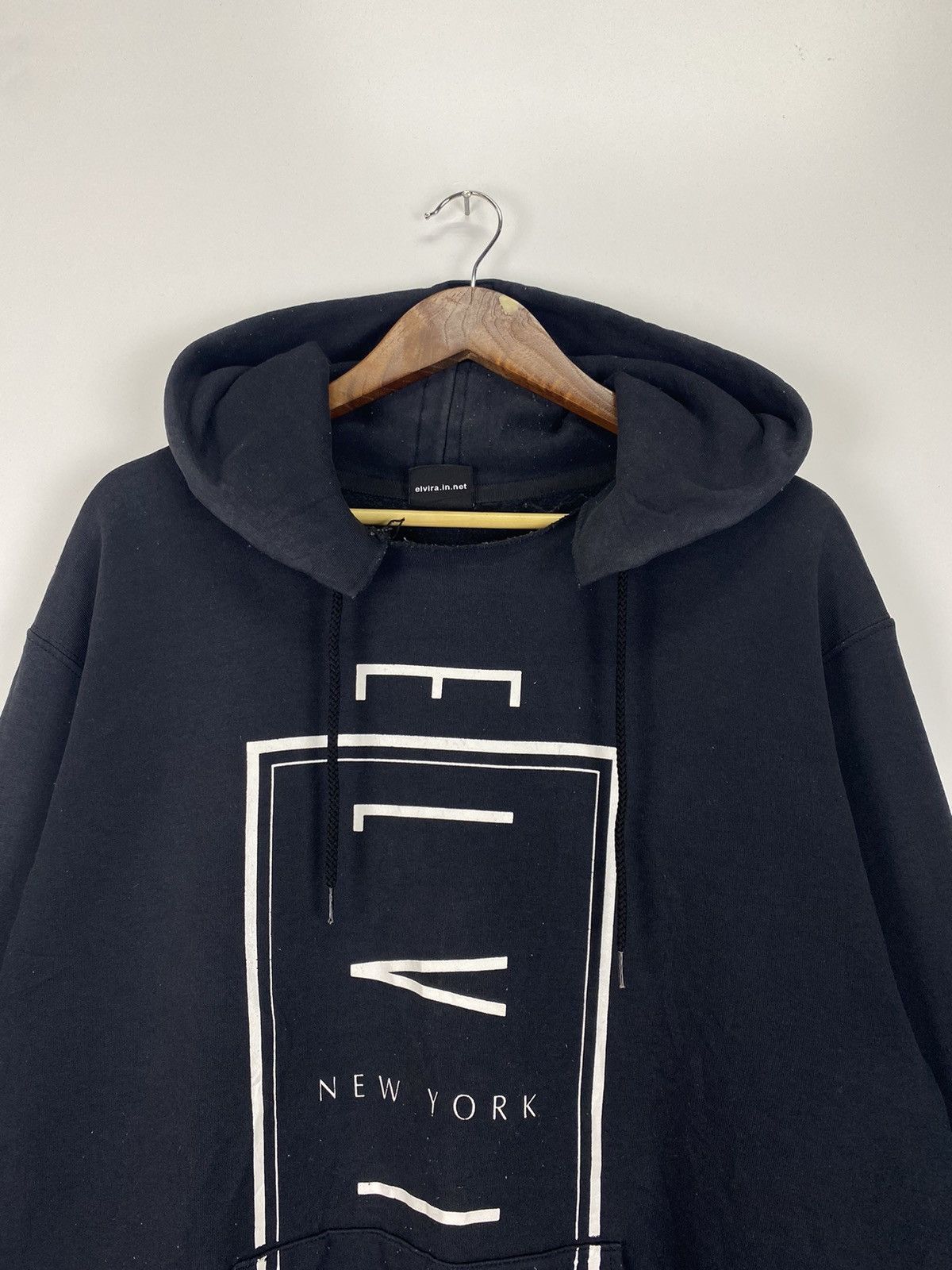Champion × elvira.in.net Elvira Champion hoodies Size US L / EU 52-54 / 3 - 8 Thumbnail
