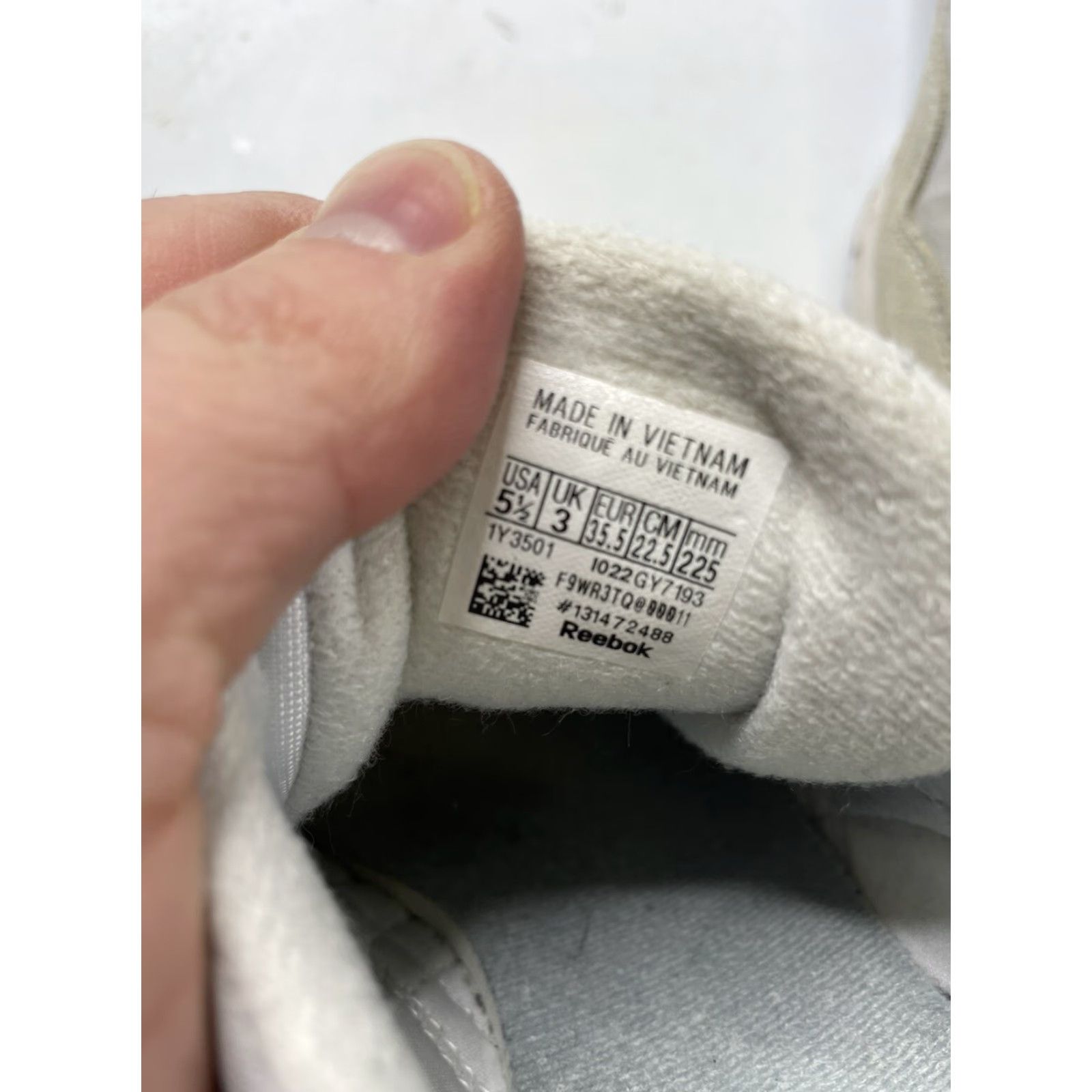 Reebok VINTAGE Reebok Women’s 5.5 Classic Nylon/Suede Sneakers 6394 White/Light Grey Womens Running Classic Shoes Size US 5.5 / IT 35.5 - 2 Thumbnail