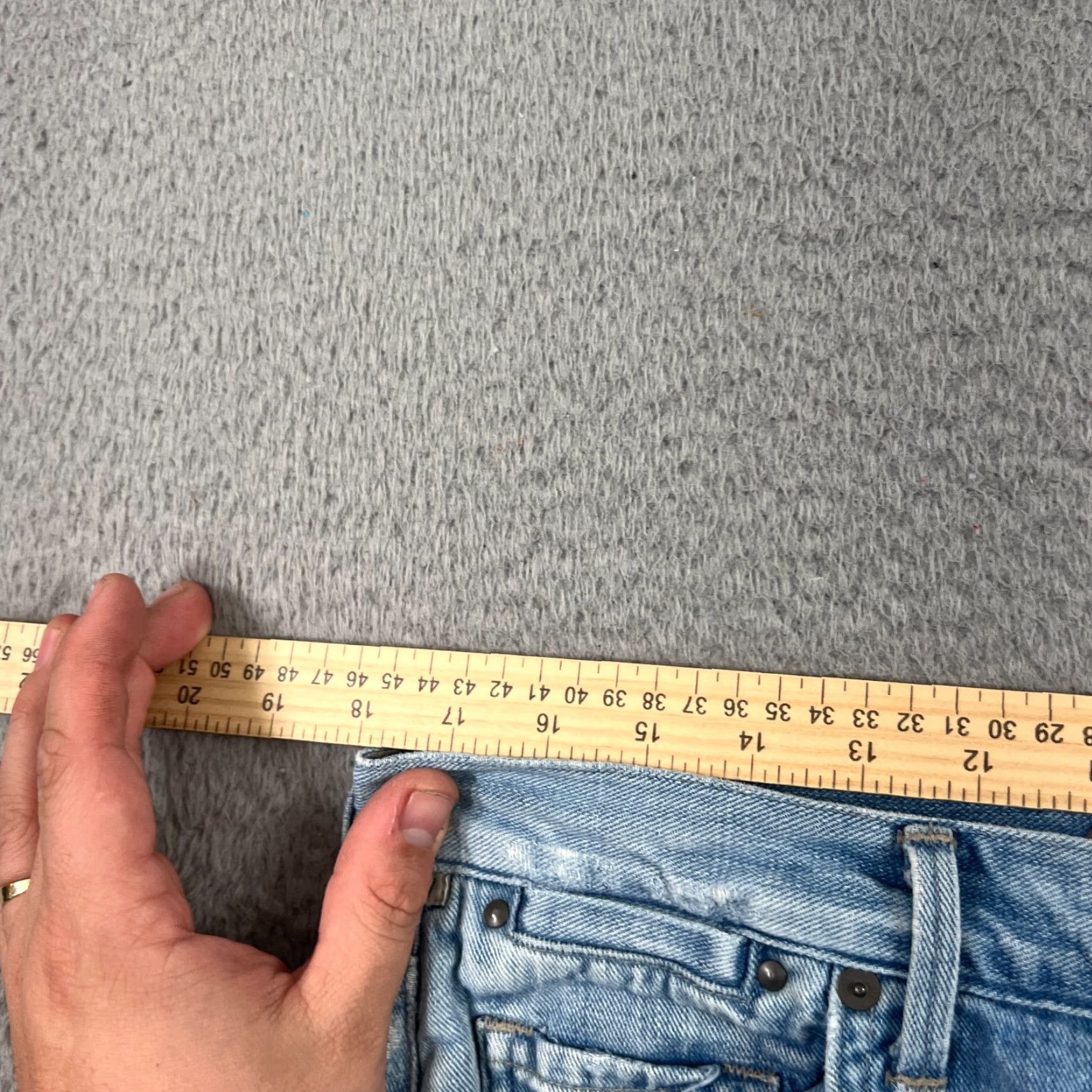 Citizens Of Humanity CITIZENS OF HUMANITY Blue Light Wash Distressed Cropped Boyfriend Jeans 35x27 Womens Size 24" / US 00 / IT 34 - 7 Thumbnail