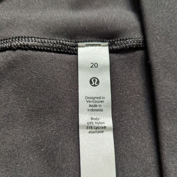 Lululemon Lululemon Wunder Under Crop High-Rise 23" Black size 20 Size 42" / US 20 - 2 Thumbnail