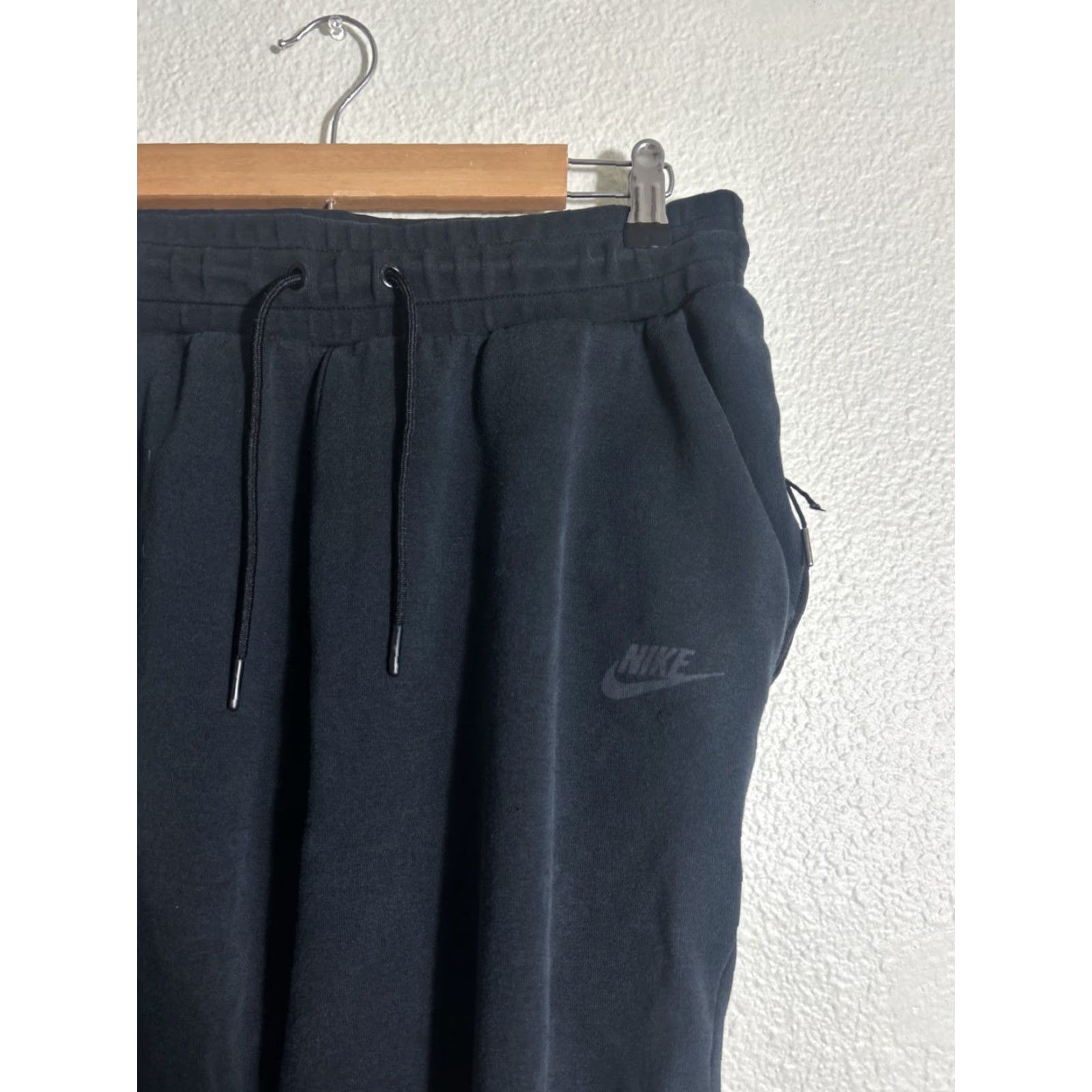 Nike Nike Jogger Sweatpants Women M Black BV3472-010 Tech Fleece Joggers 30x25 Size 32" / US 10 / IT 46 - 4 Thumbnail