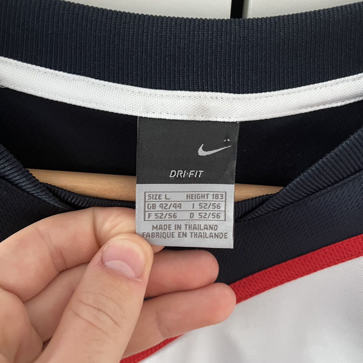 Nike Vintage Nike Central Logo Blue Tee Streetwear Tee Size US L / EU 52-54 / 3 - 3 Thumbnail