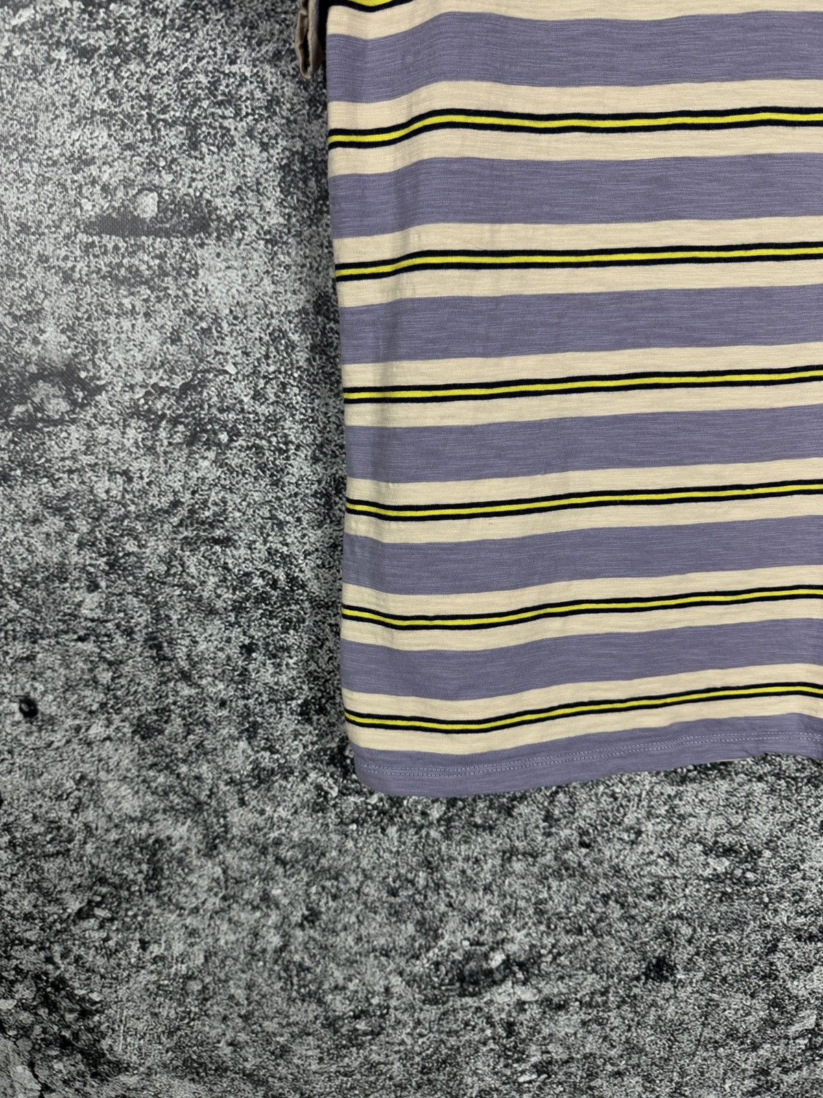 Guess Guess Los Angeles Striped T-Shirt Originals Vintage Size L Size US L / EU 52-54 / 3 - 12 Thumbnail