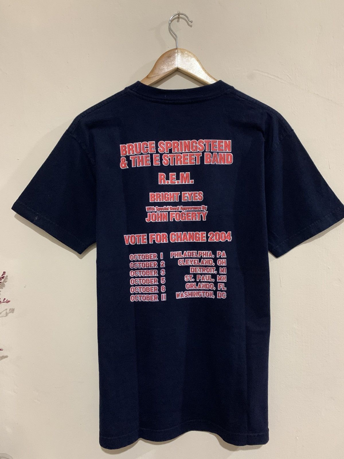 Band Tees × Vintage Vintage Band REM Bruce Springsteen Tour Vote For Change tee Size US M / EU 48-50 / 2 - 3 Thumbnail