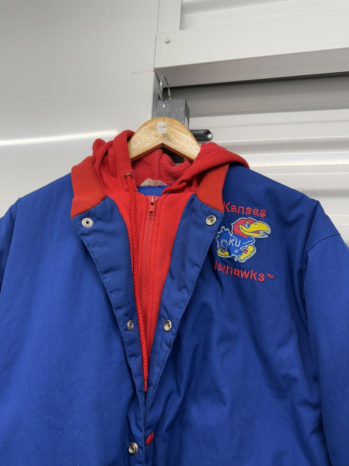 NCAA Vintage Kansas Jayhawks Puffer Jacket NCAA 90s USA Size US S / EU 44-46 / 1 - 5 Thumbnail