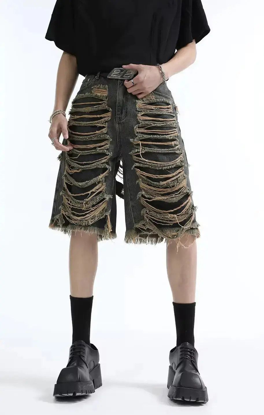 Japanese Brand Design Frayed Torn Hole Washed Y2K Shorts Jorts Denim Size US 32 / EU 48 - 4 Thumbnail