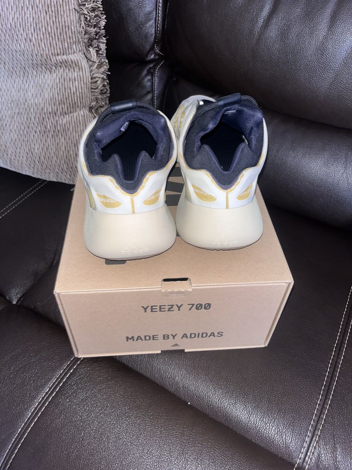 Yeezy YEEZY 700 V3 - SEND OFFERS ‼️ Size US 9.5 / EU 42-43 - 5 Thumbnail