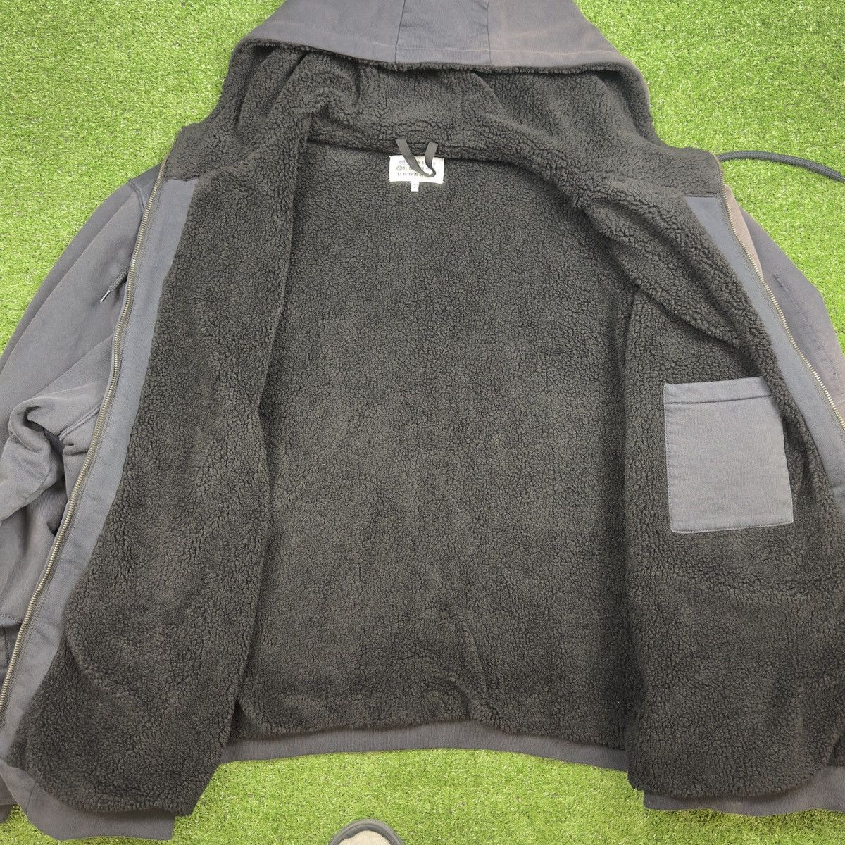 Maison Margiela Maison Margiela Faded Zip Jacket Hoodie Sweatshirt Fur XL Size US XL / EU 56 / 4 - 4 Thumbnail