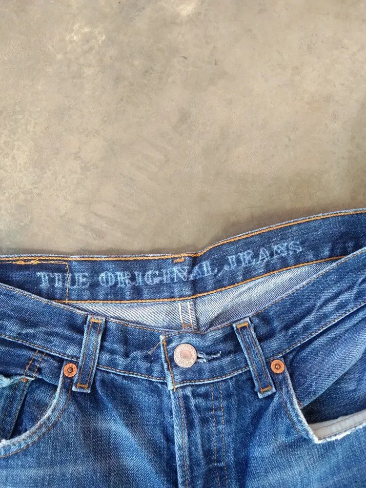 Levi's Vintage Levi's 501 Jeans 31x34 Size US 31 - 8 Thumbnail