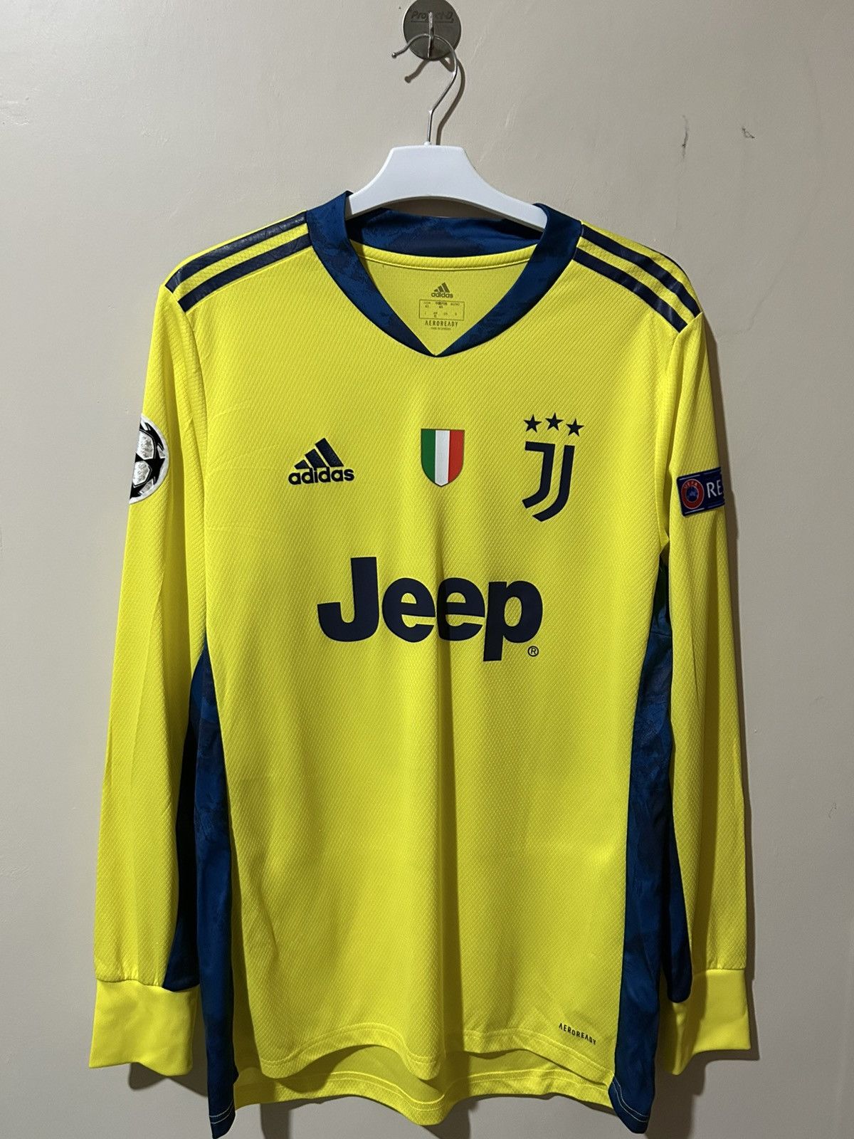Adidas Juventus gk jersey longsleeve buffon Size US L / EU 52-54 / 3 - 1 Thumbnail