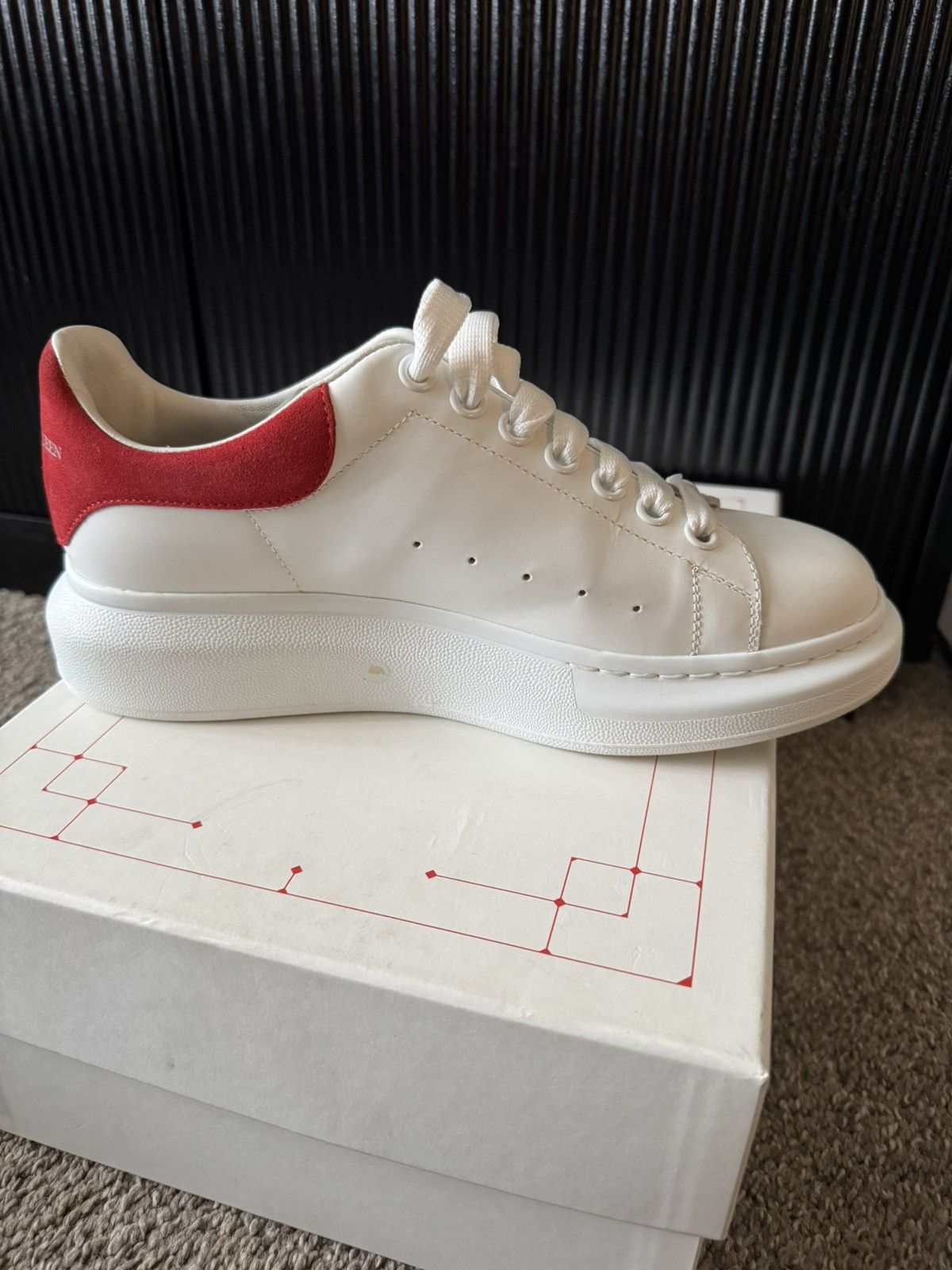Alexander McQueen Alexander McQueen Oversized Sneakers – White/Red – IT 40.5 Size US 10.5 / IT 40.5 - 6 Thumbnail