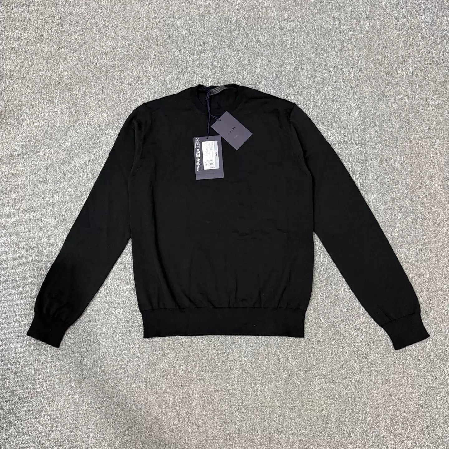 Prada Prada 24 Black Cashmere Knit LS 46 NWT Size US S / EU 44-46 / 1 - 2 Thumbnail