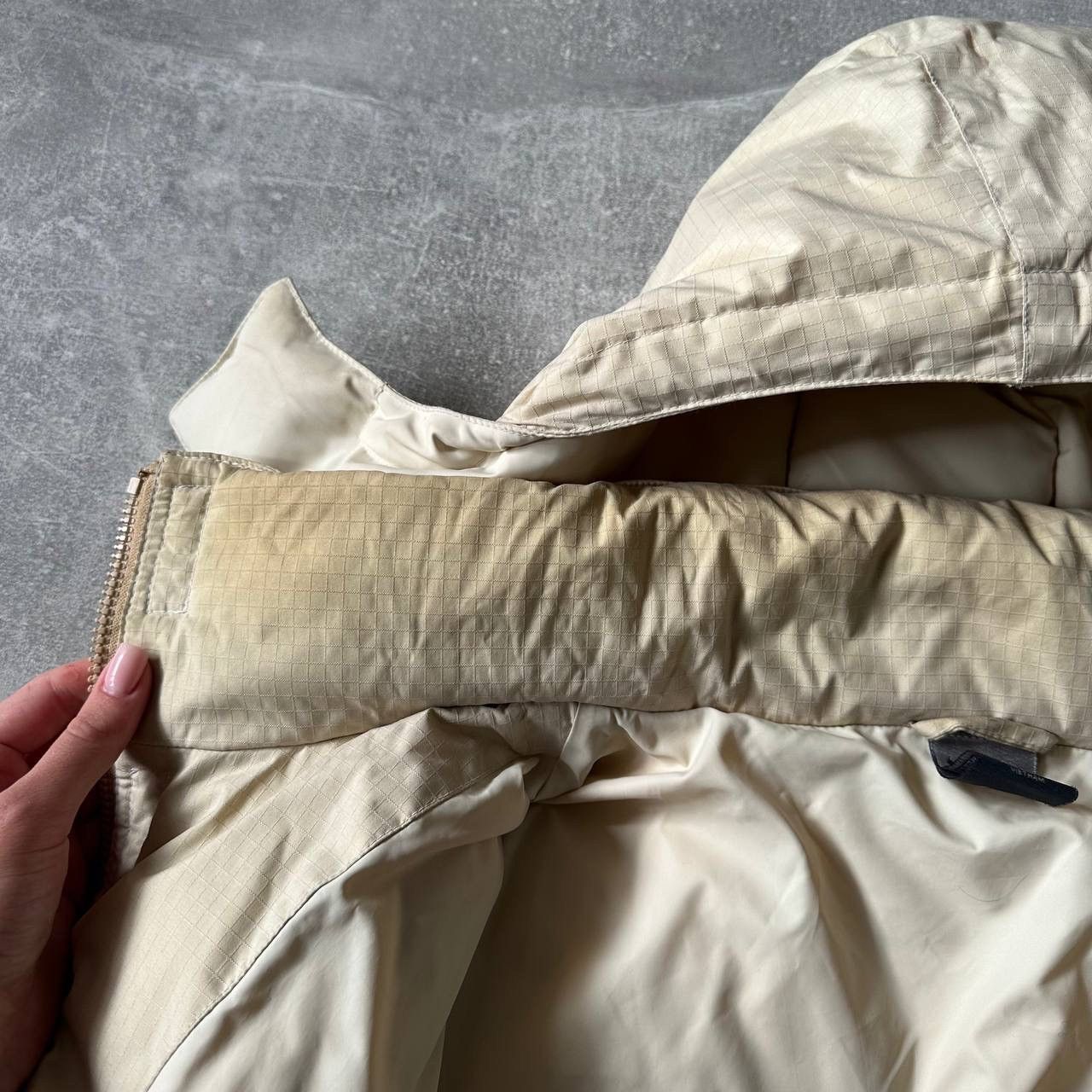 Nike × Vintage Nike Vintage beige USA y2k Down Puffer Jacket bomber coat Size US L / EU 52-54 / 3 - 8 Thumbnail