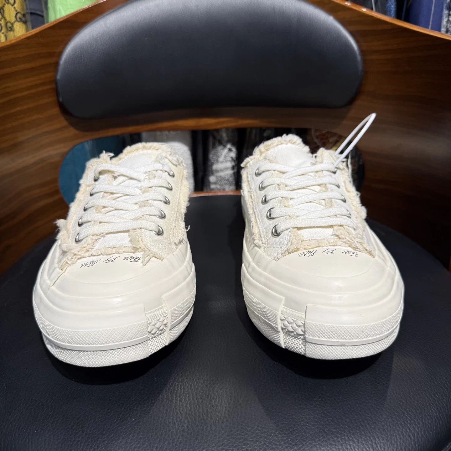 xVESSEL Xvessel off-white slides 41 like new excellent condition Size US 9 / EU 42 - 2 Thumbnail