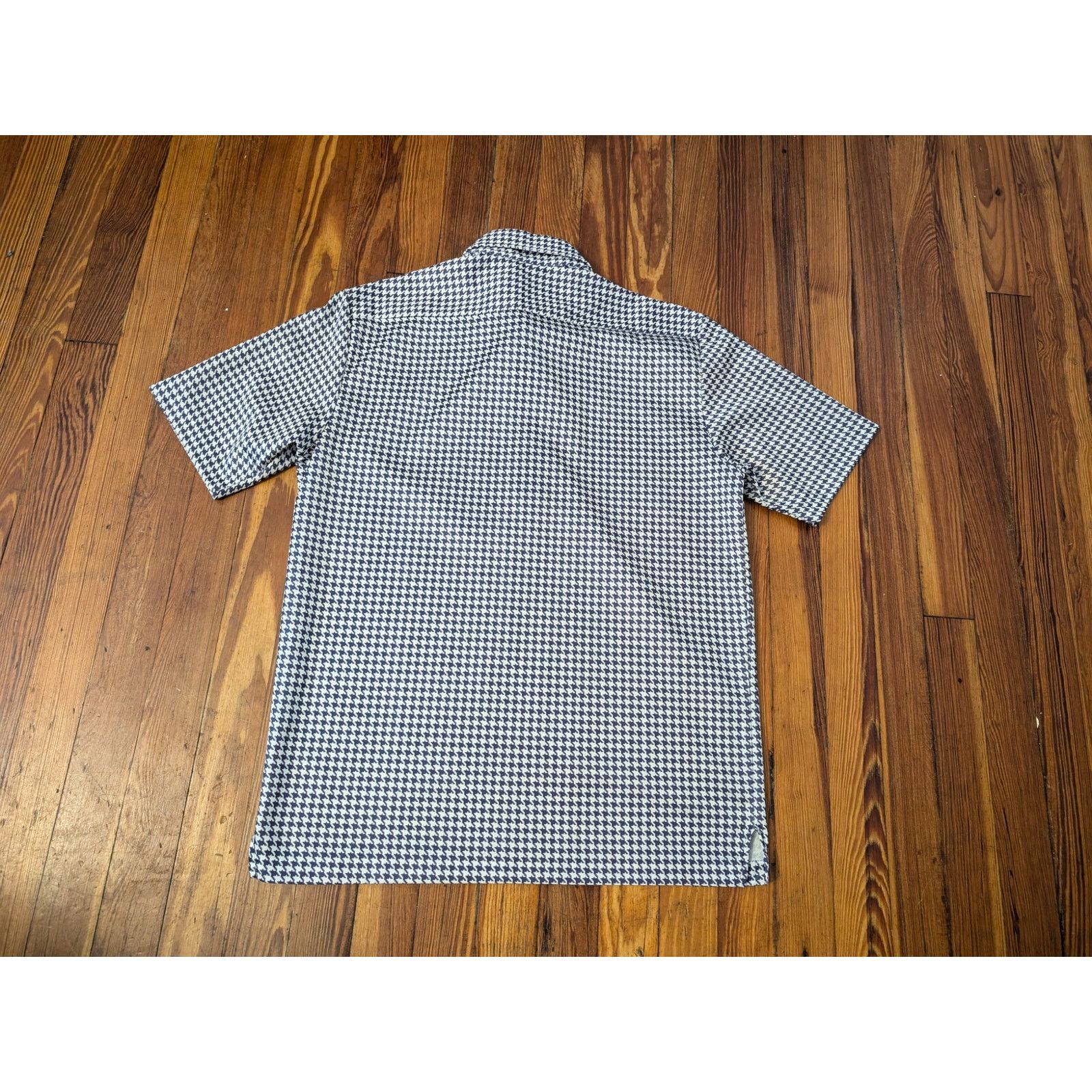 Izod IZOD Blue Mens Houndstooth 80s Golf Polo in good condition. Size US L / EU 52-54 / 3 - 2 Thumbnail